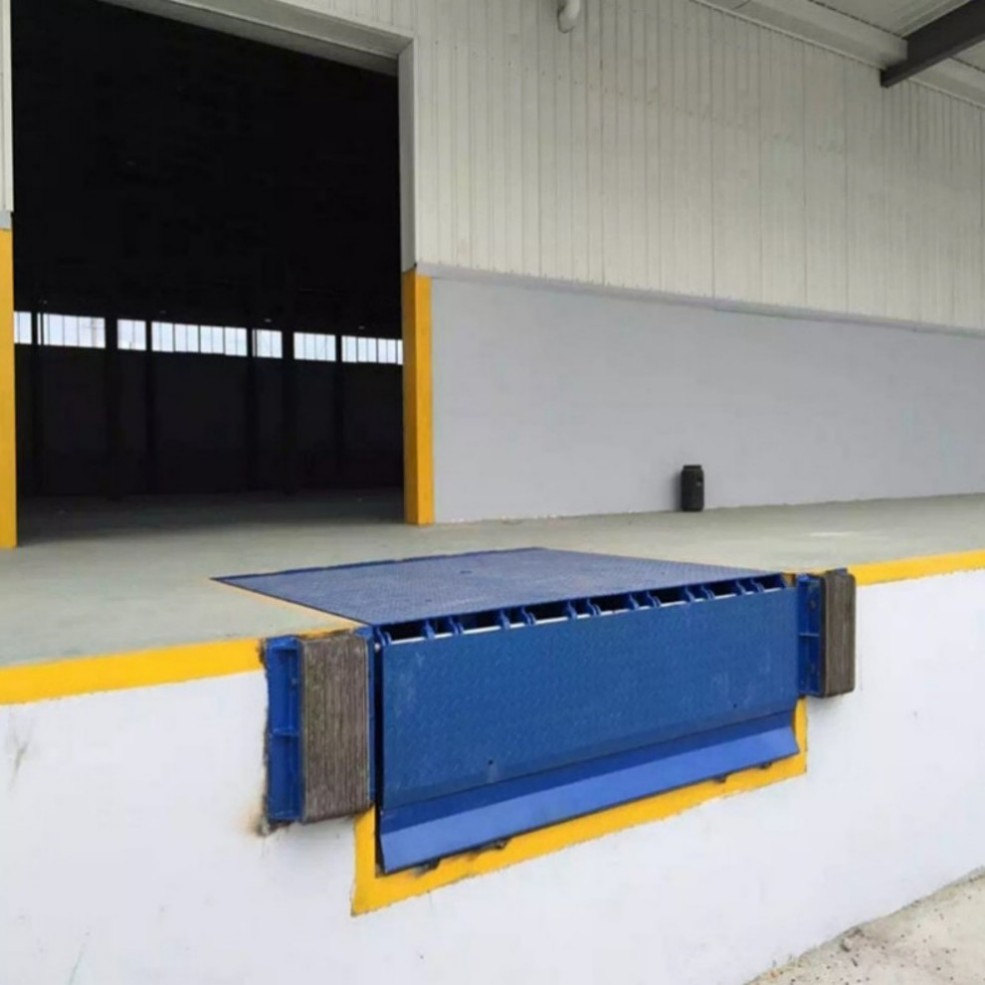 Industrial Adjustable Stationary Manual Fixed Warehouse Platform Hydraulic Lip Truck Container Dock Leveler