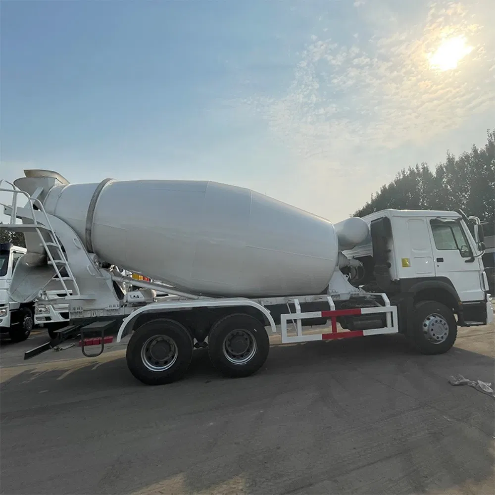 Hot Selling 2025 Years Model Sinotruk HOWO 6X4 10cbm Concrete Mixer Truck with Drum