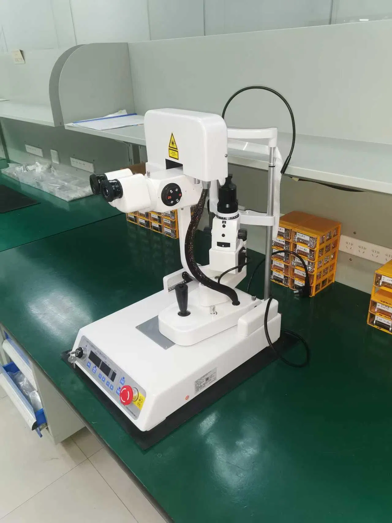 Dispositivo a Laser ND: YAG Equipamento Médico Profissional para Tratamento Clínico Oftalmológico