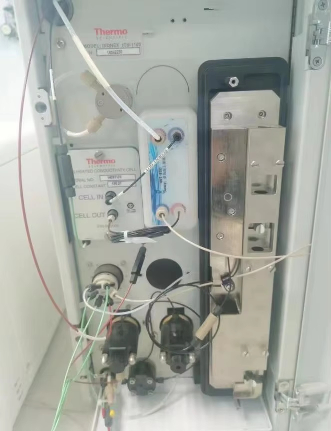 Equipamento de Cromatografia Iônica para Análise de Anions e Cátions em Água Potável