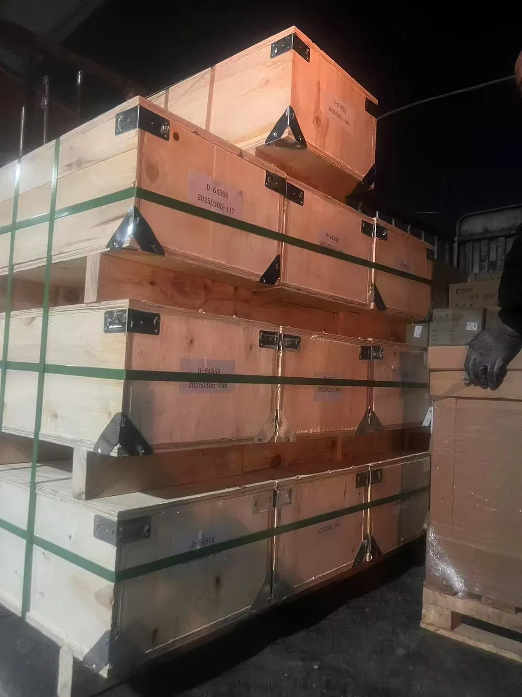 Heavy Truck Engine Cylinder Head Details