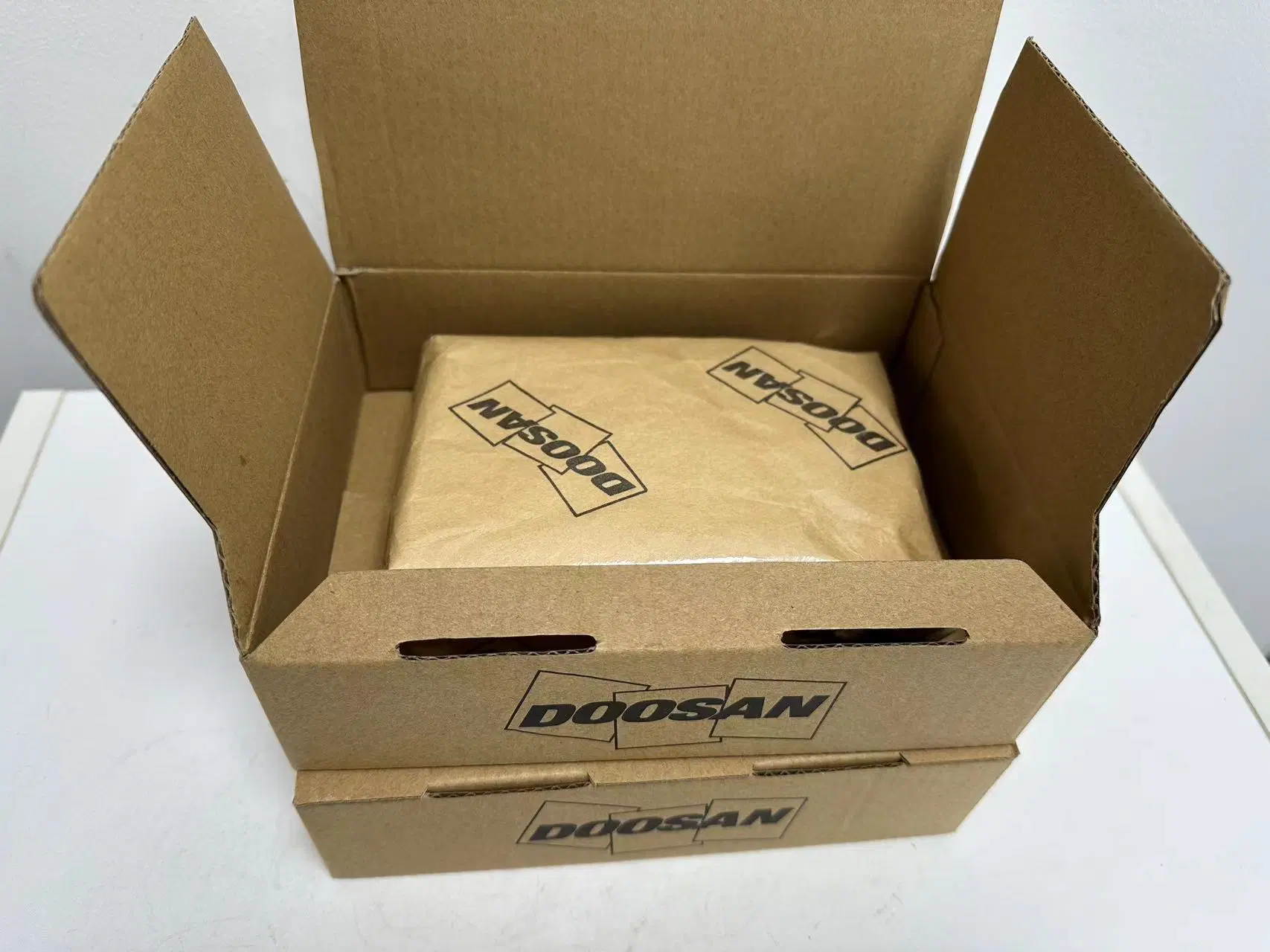 Dx12 Genuine Doosan Engine Main Bearing for Daewoo Truck/Excavator/Bus Part 140103-00144 140103-00145