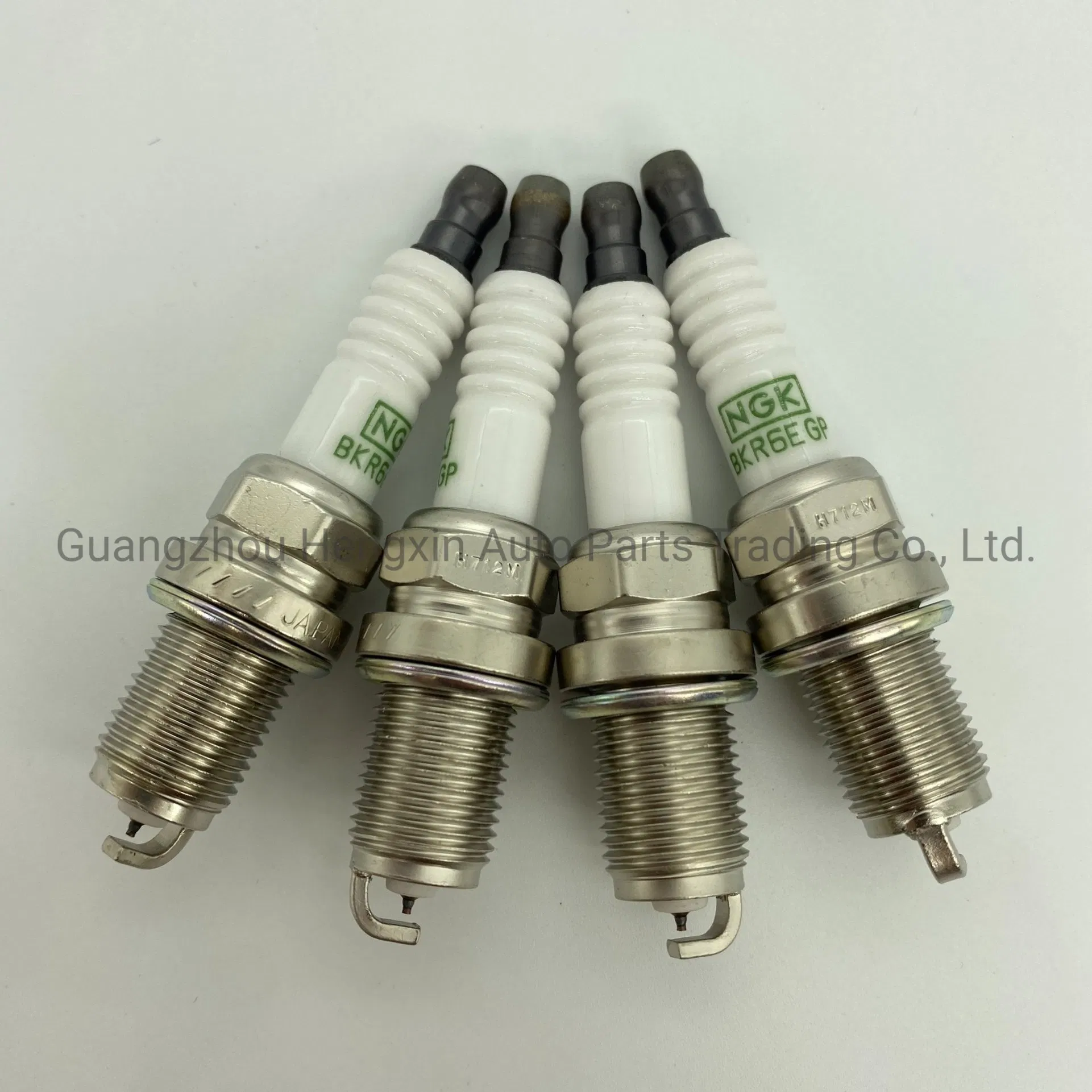 7092 Bkr6egp Wholesale Auto Spare Parts Platinum Spark Plug for Korea Cars