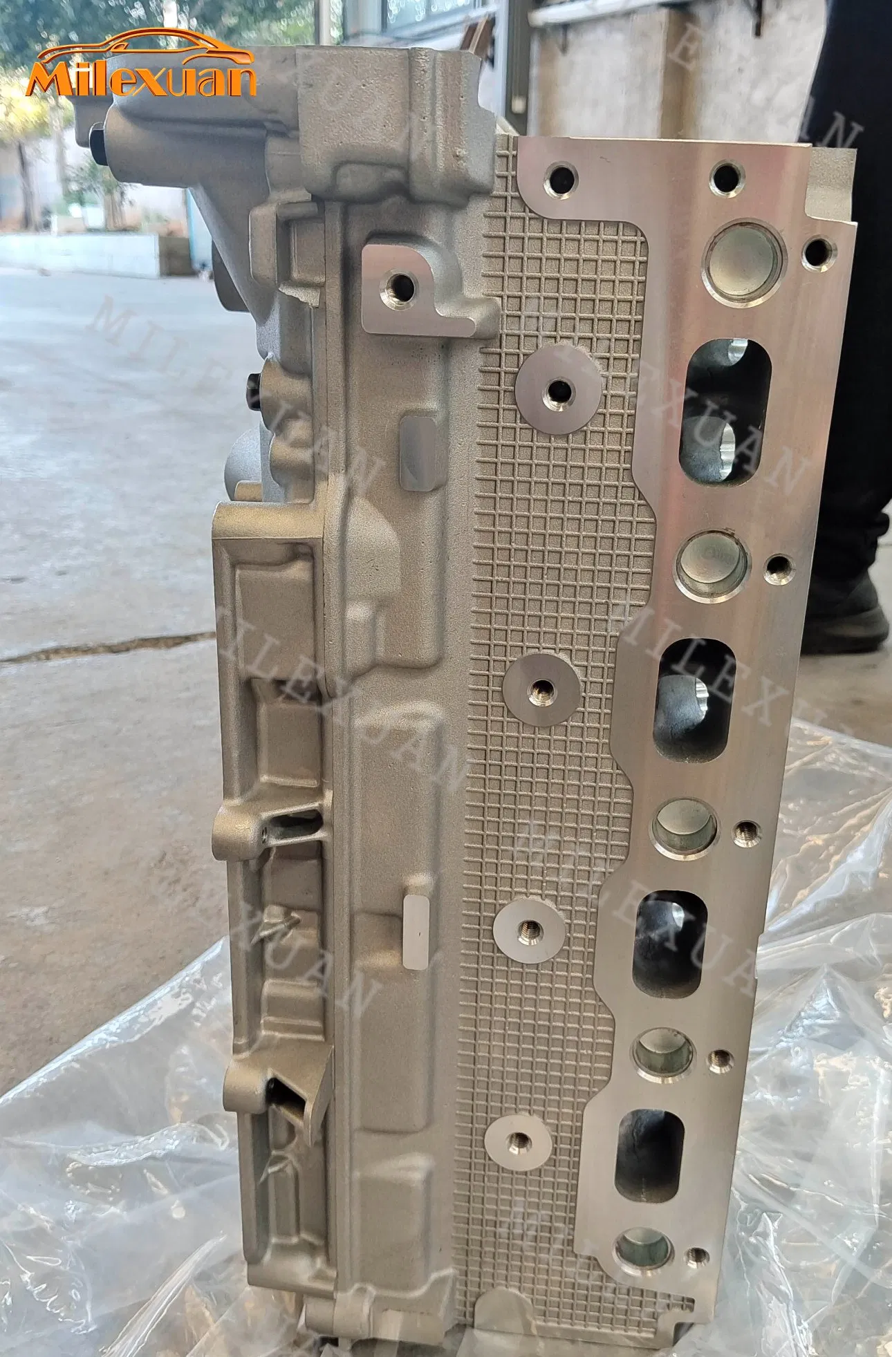 Xc New 1.6L 16V K4m Aluminum Cylinder Head Assembly 7701473353 7701471364 for Renault Laguna Clio Megane Scenic Kangoo