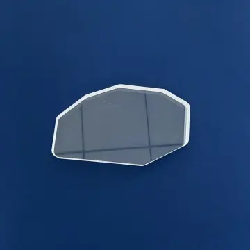Quartz irregular shaped sheets cut from fused quartz plate