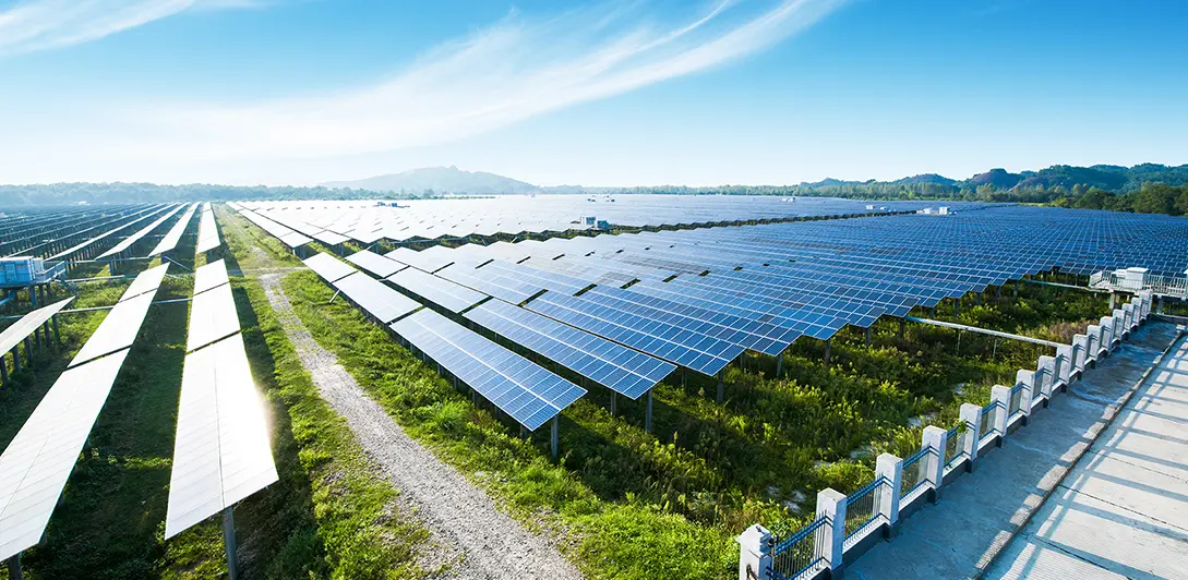 Fused quartz components for photovoltaic cell and module production