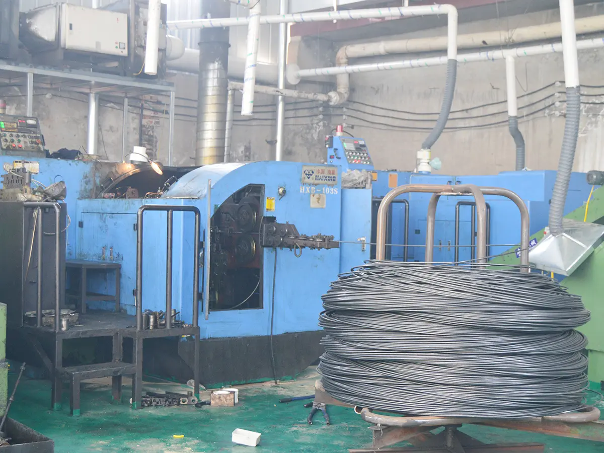 Quality control inspection of fastener products at Dongshuo factory