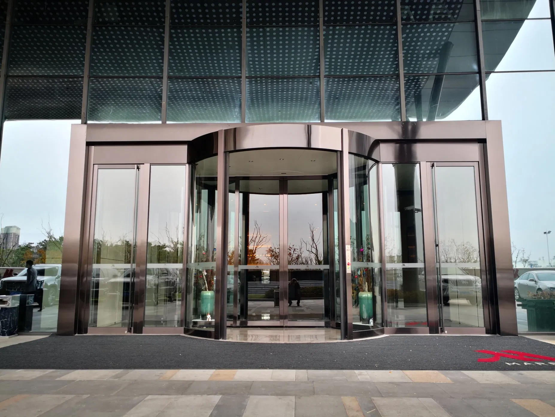 Two-Wing Electric Sensor Turnstile Automatic Revolving Glass Door for Hotel Shopping Mall Apartment