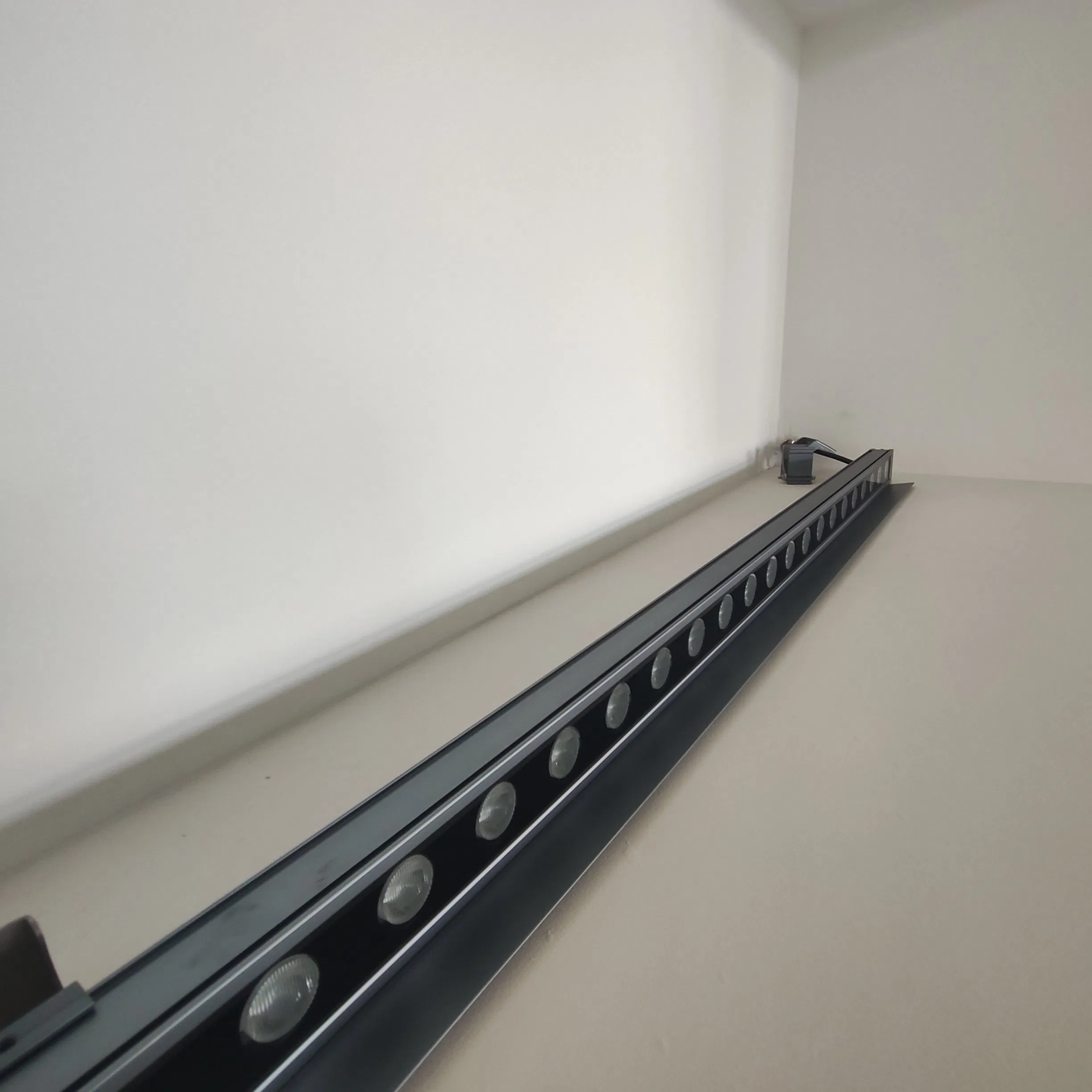 IP66 Waterproof 18W/24W/36W Aluminum LED Wall Washer Light Linear Bar for Building Facade Project