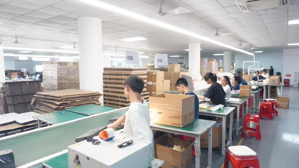 Dorde Lights LED product packaging and export preparation