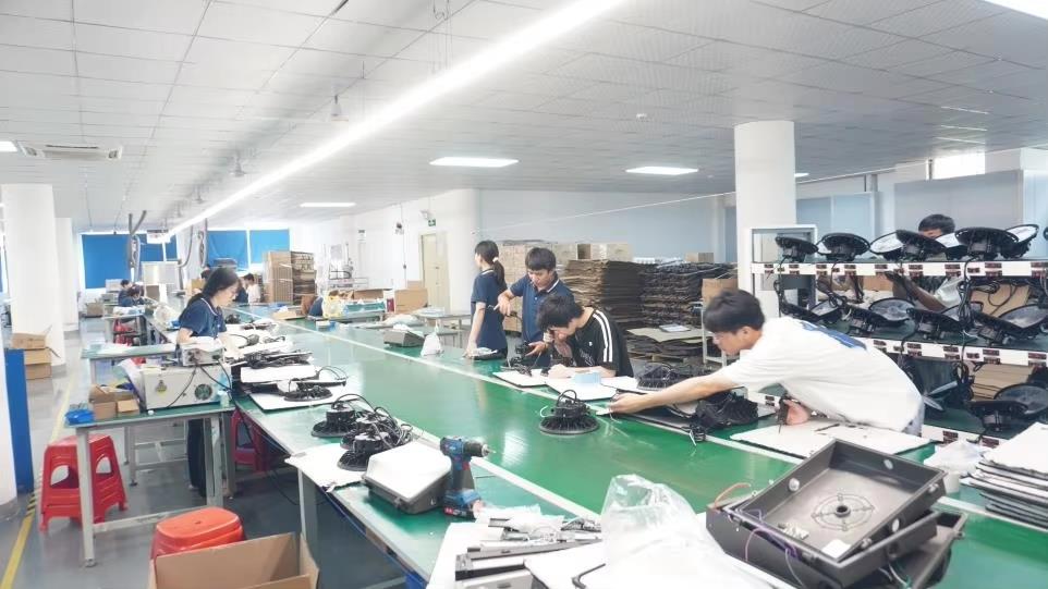 LED product assembly and production process at Dorde Lights