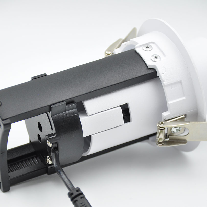 Residential Commercial Use Modern IP44 Adjustable Aluminum Spotlight