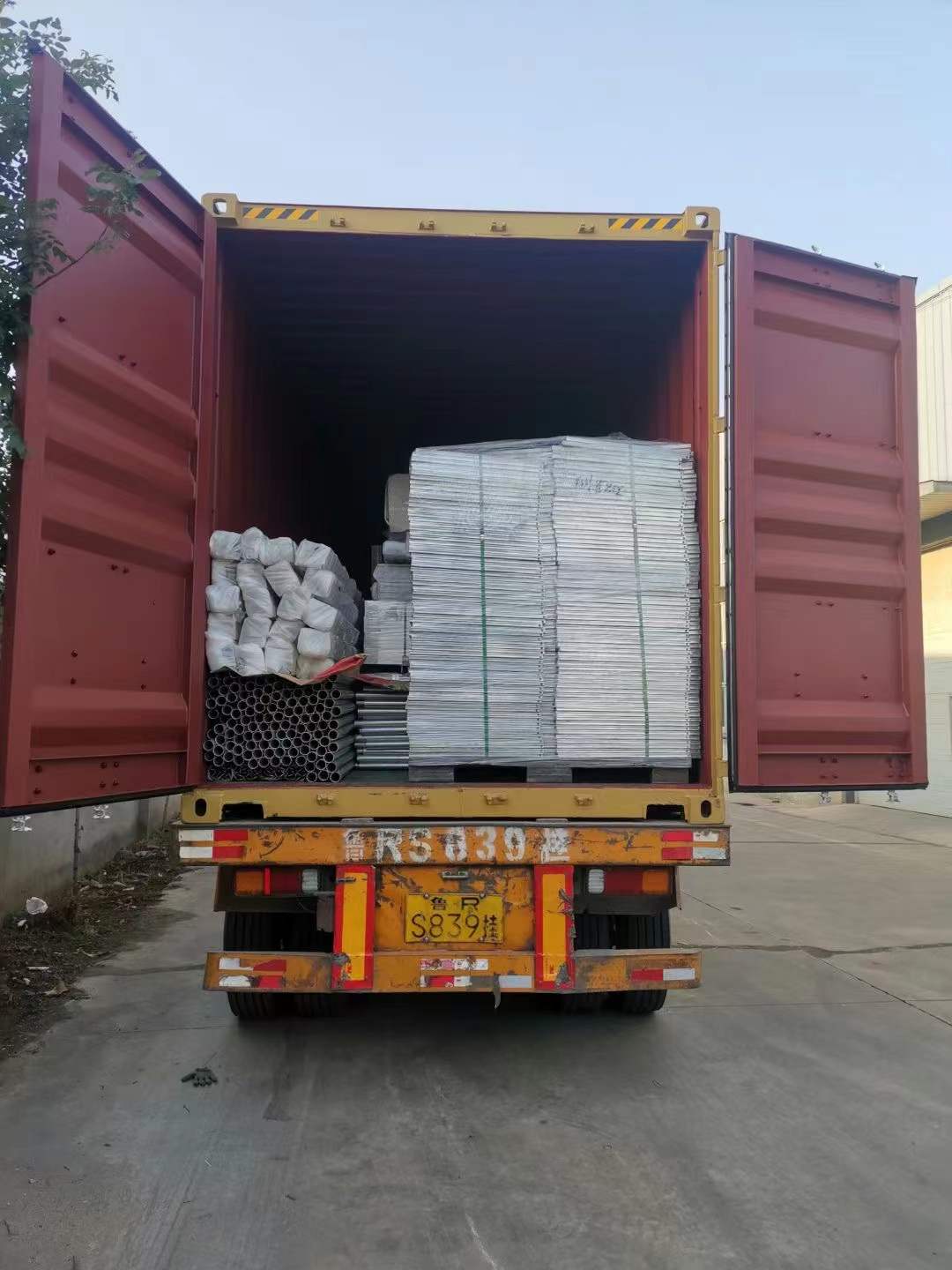Plastic wrap protection layer