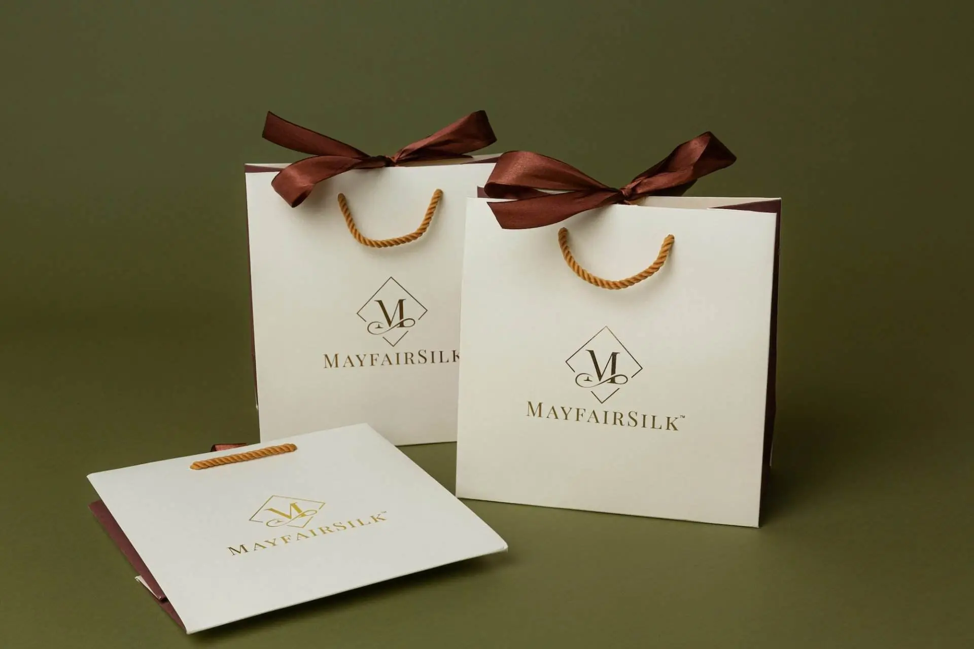 CE Certification Custom Logo Luxury Paperbag Boutique Retail Clothing Packaging Shopping Bag Gift Bag Paper Bag With Logo Manufacturers, Quotes