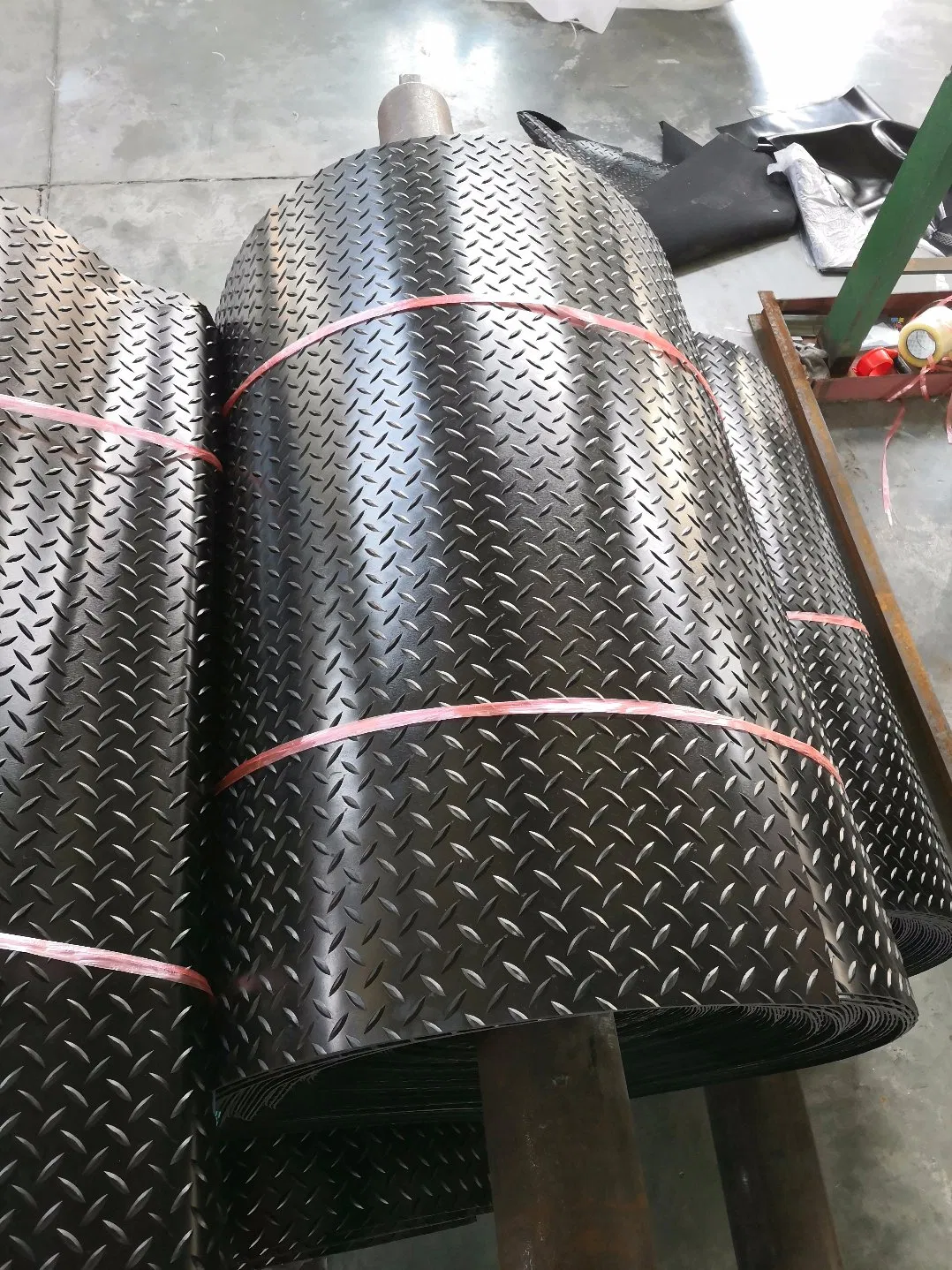 Alfombra de goma reforzada antideslizante a prueba de grasa para taller de automóviles y reparación de vehículos