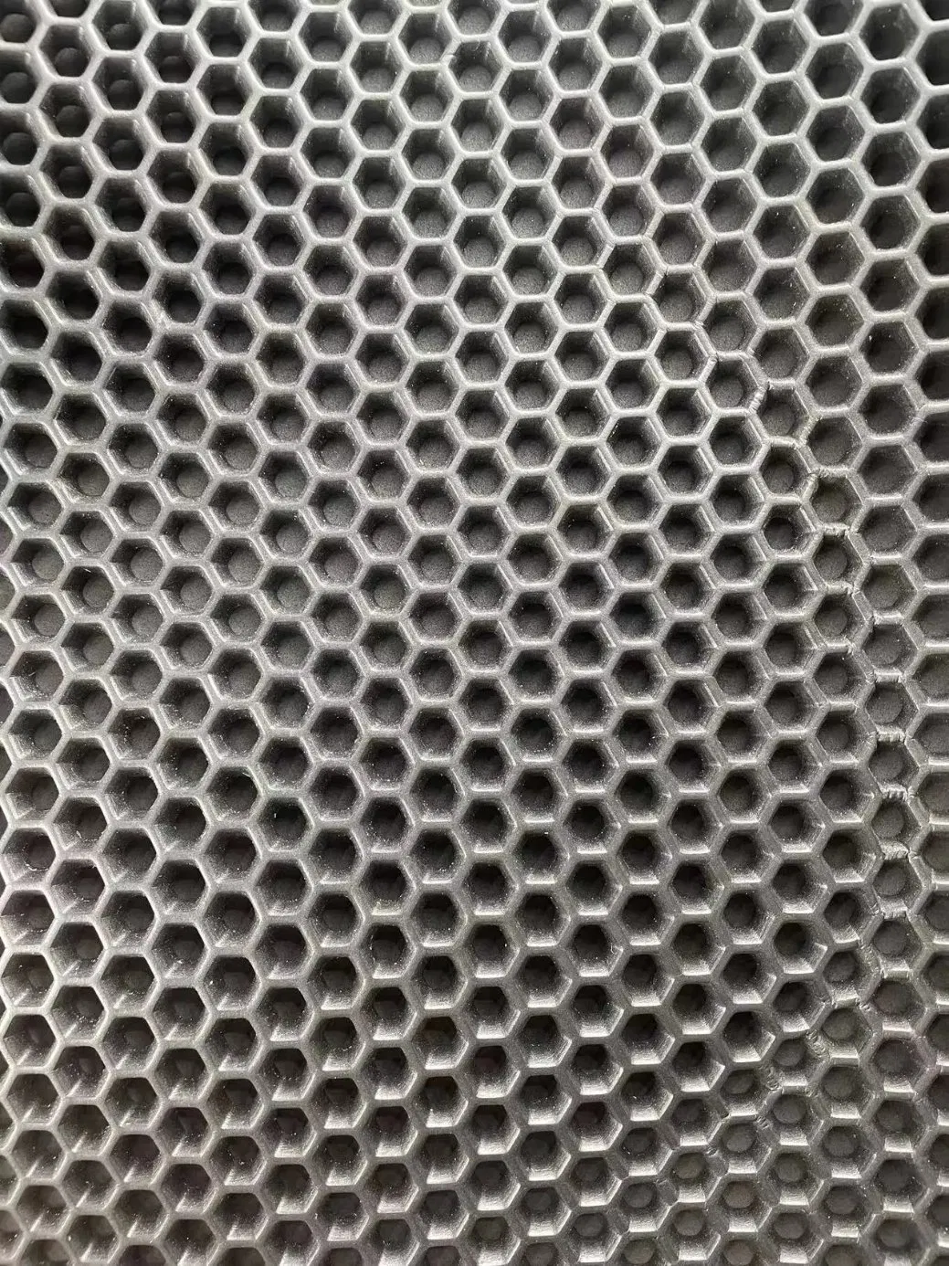 Suelo impermeable de alta calidad, venta caliente, fábrica, alfombra de diseño cuadrado perforada, hoja de EVA, tapete para automóvil al por mayor