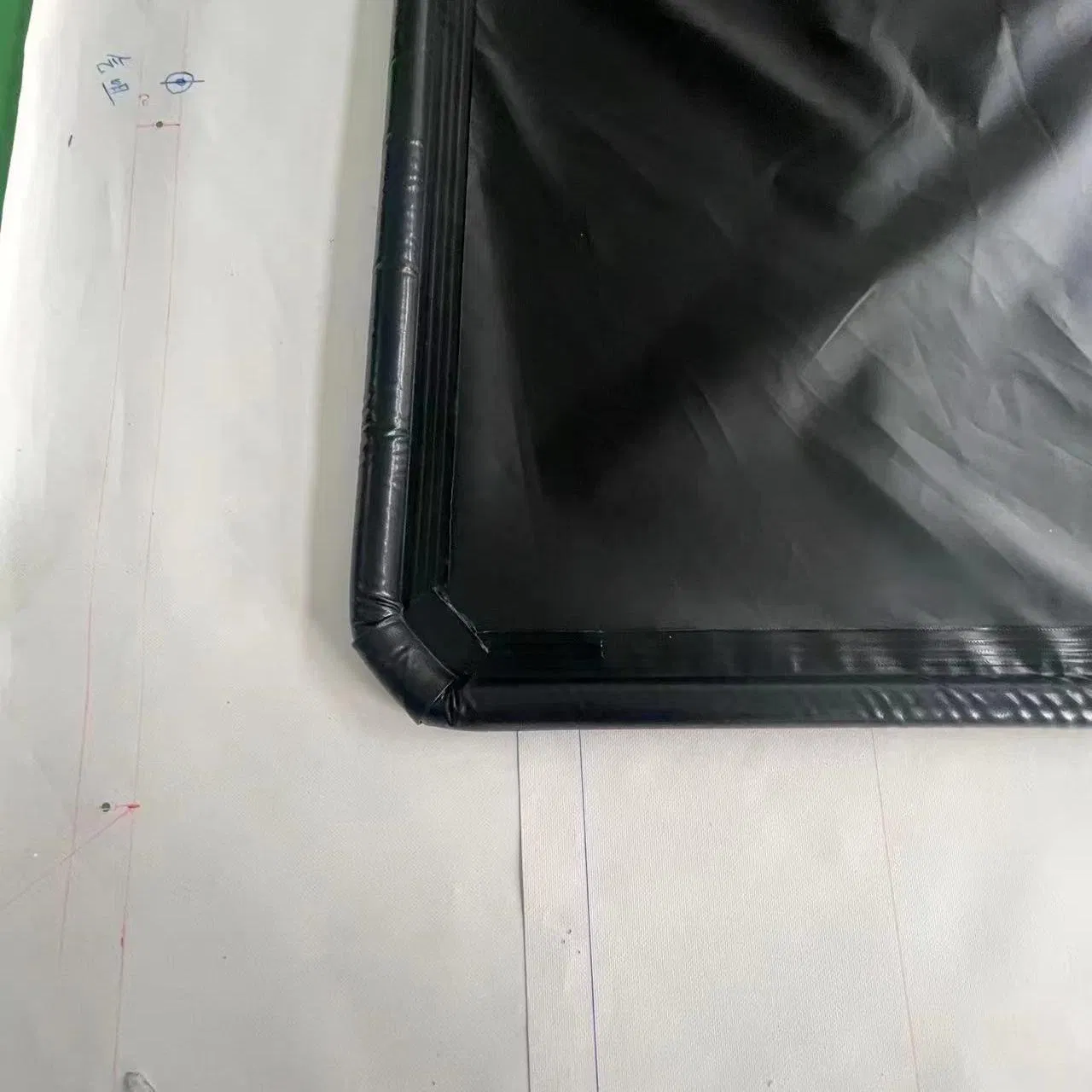 Alfombra de piso de garaje de PVC de alta resistencia con protección impermeable de contención para coches, SUV, camiones, estacionamientos, garajes, alfombra de contención antideslizante y duradera múltiple