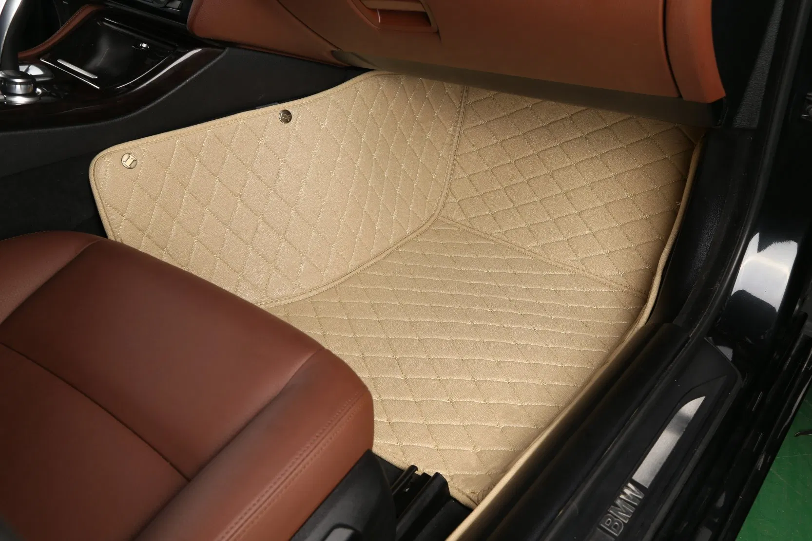 Ventas de fábrica Precio competitivo Alfombrillas de coche de mano 5D/6D/7D Antideslizantes Duraderas en uso Alfombrillas de suelo para coche Marca Sengar