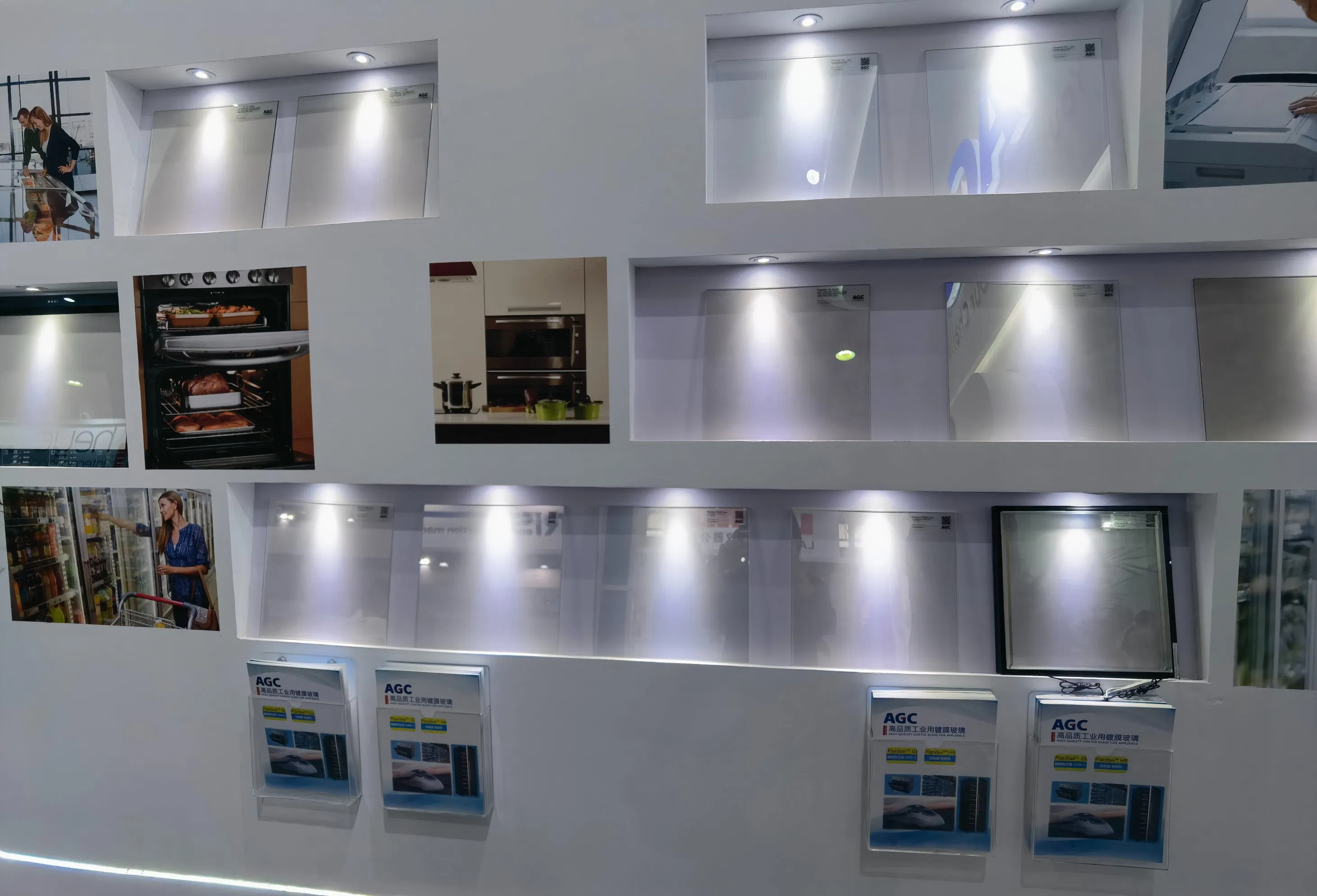 AGC Sunergy with Low Emissivity and Solar Control as Single Pane Glass