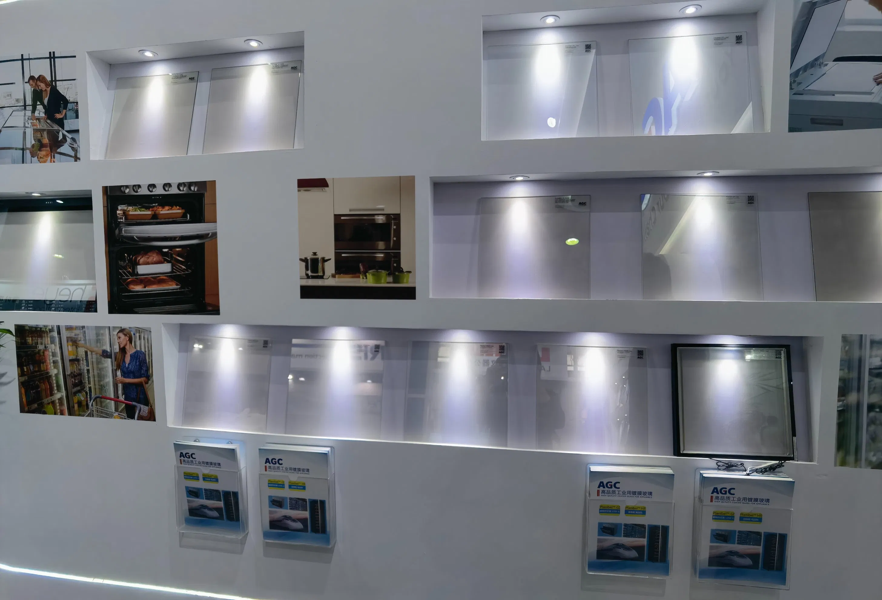 AGC Sunergy with Low Emissivity and Solar Control as Single Pane Glass