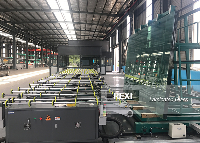 6.38mm to 40.28 mm PVB Clear Flat or Curved Toughened Tempered Laminated Glass