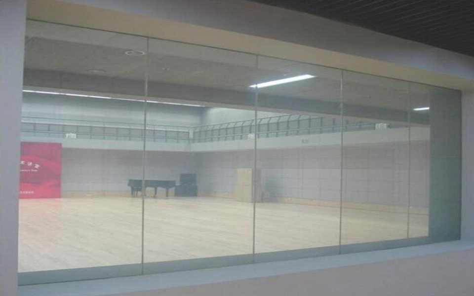 Rust-Resistant Switchable Smart Film Glass 4mm/10mm/19mm for Automotive/Industrial/Commercial Price