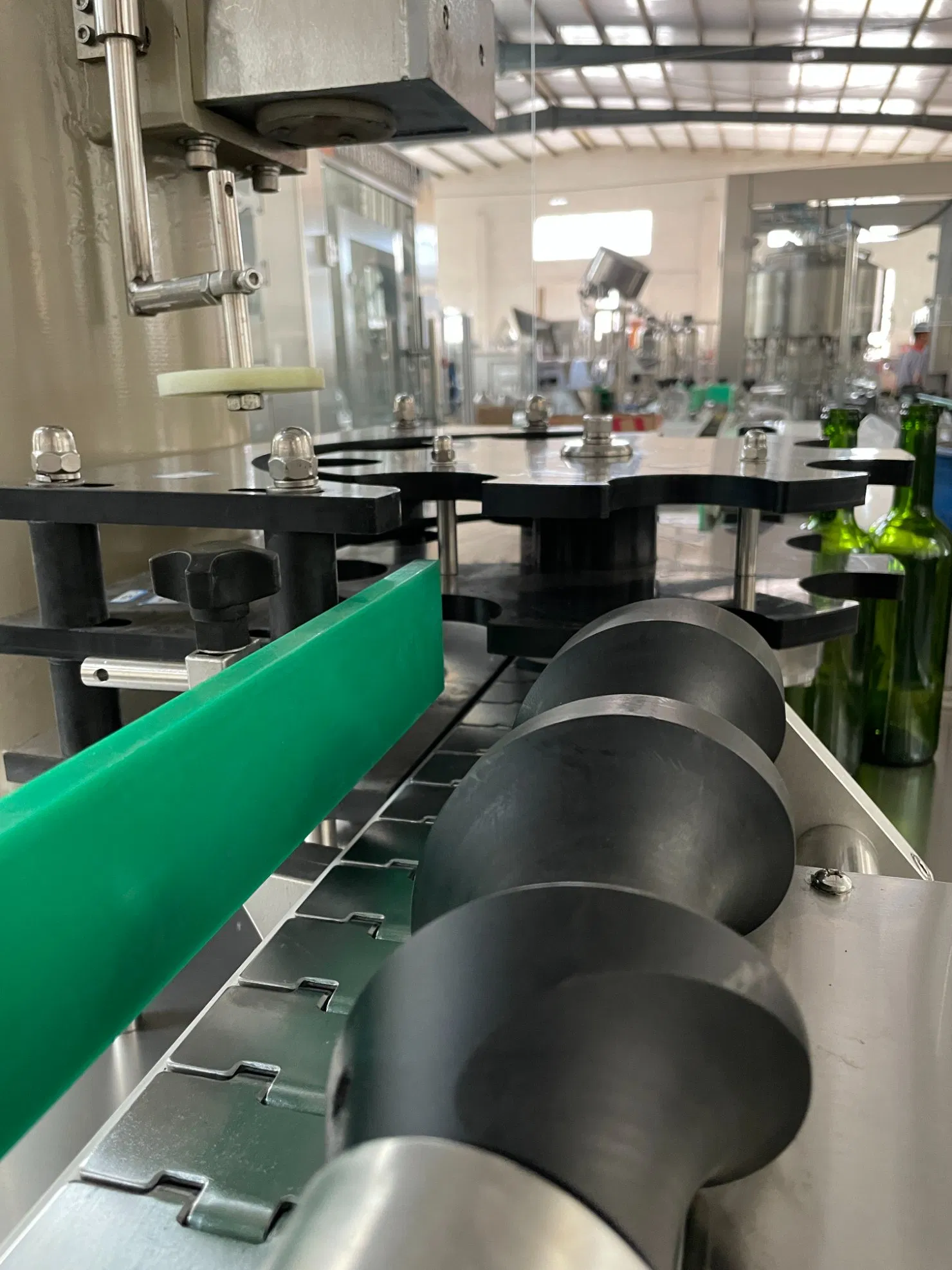 Automatic Wine Whiskey Brandy Vodka Cork Sealing Machine