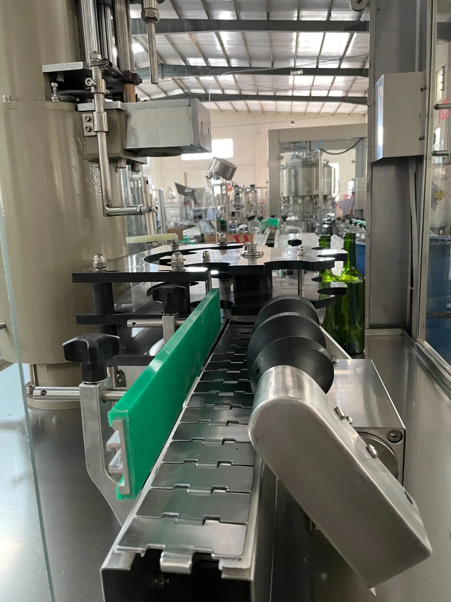 Automatic Wine Whiskey Brandy Vodka Cork Sealing Machine