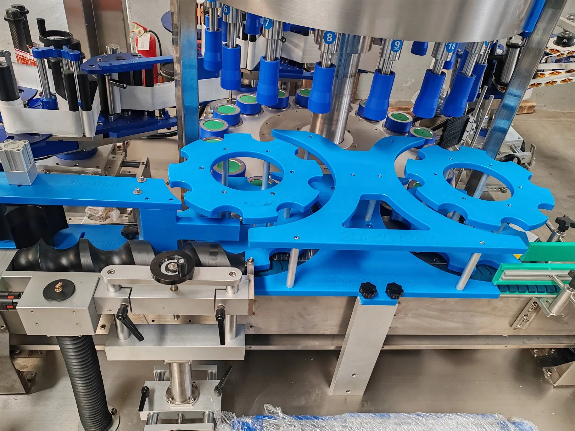 Automatic High-Speed Round Bottle Labeling Machine Water Bottle Flat Bottle High-Speed Rotary Labeling Machine