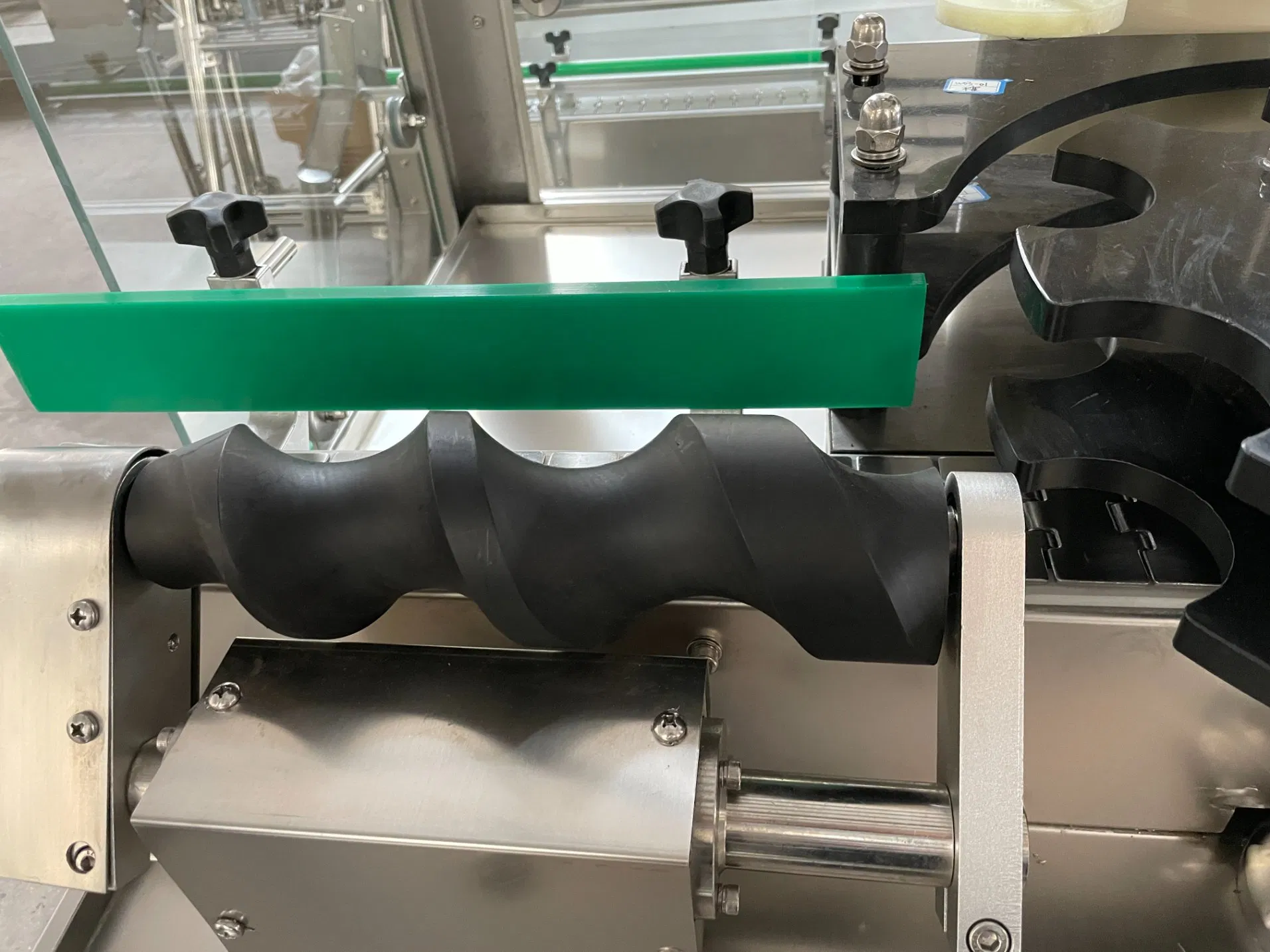 Automatic Wine Whiskey Brandy Vodka Cork Sealing Machine