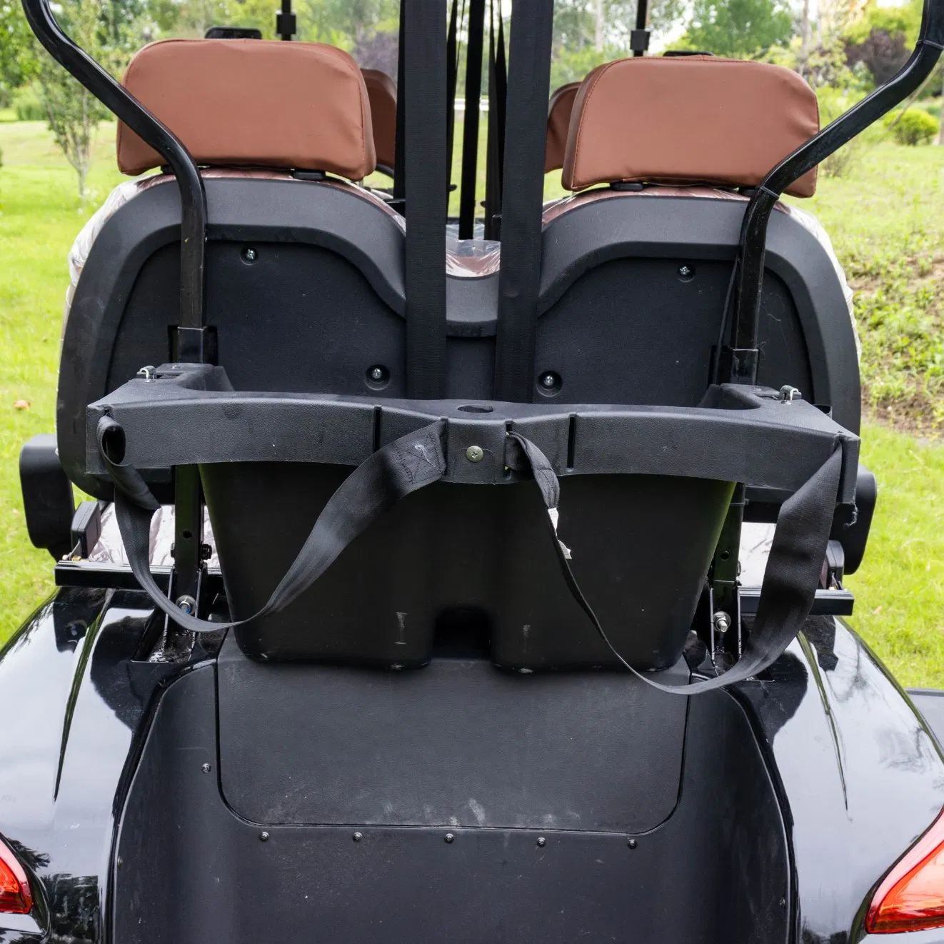 CE Approved Luxury Design off-Road Carts Electric with Folding Windshield 2/4/6 Seats Golf Cart