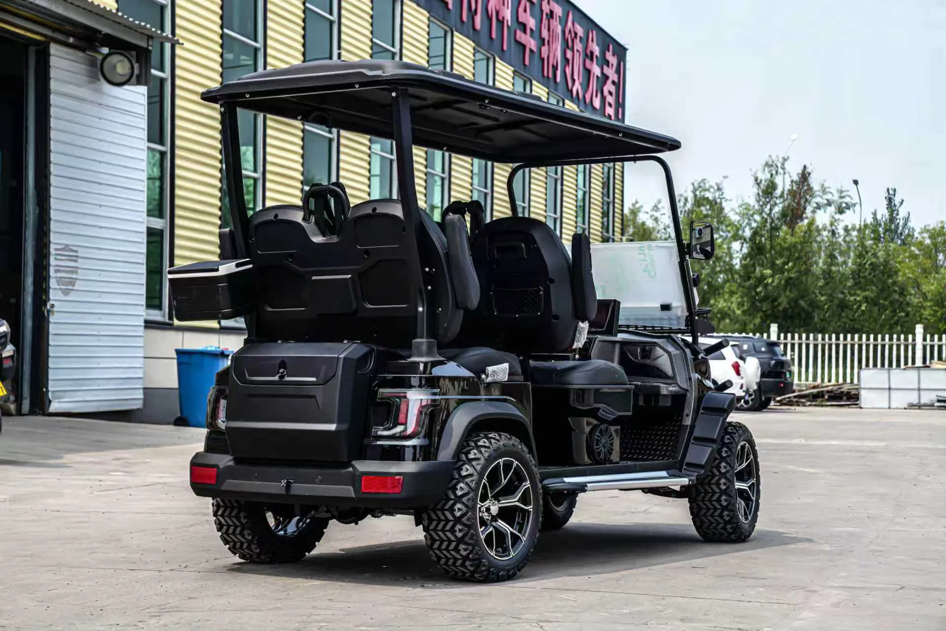 Luxury Shuttle Buses and Golf Carts for Hotel Guest Transport