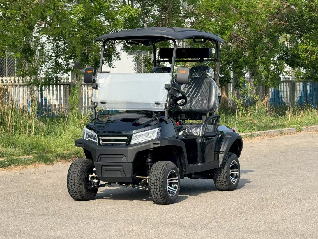 Versatile Golf Carts Course Shuttles Cart for Easy Hotel Pick-up
