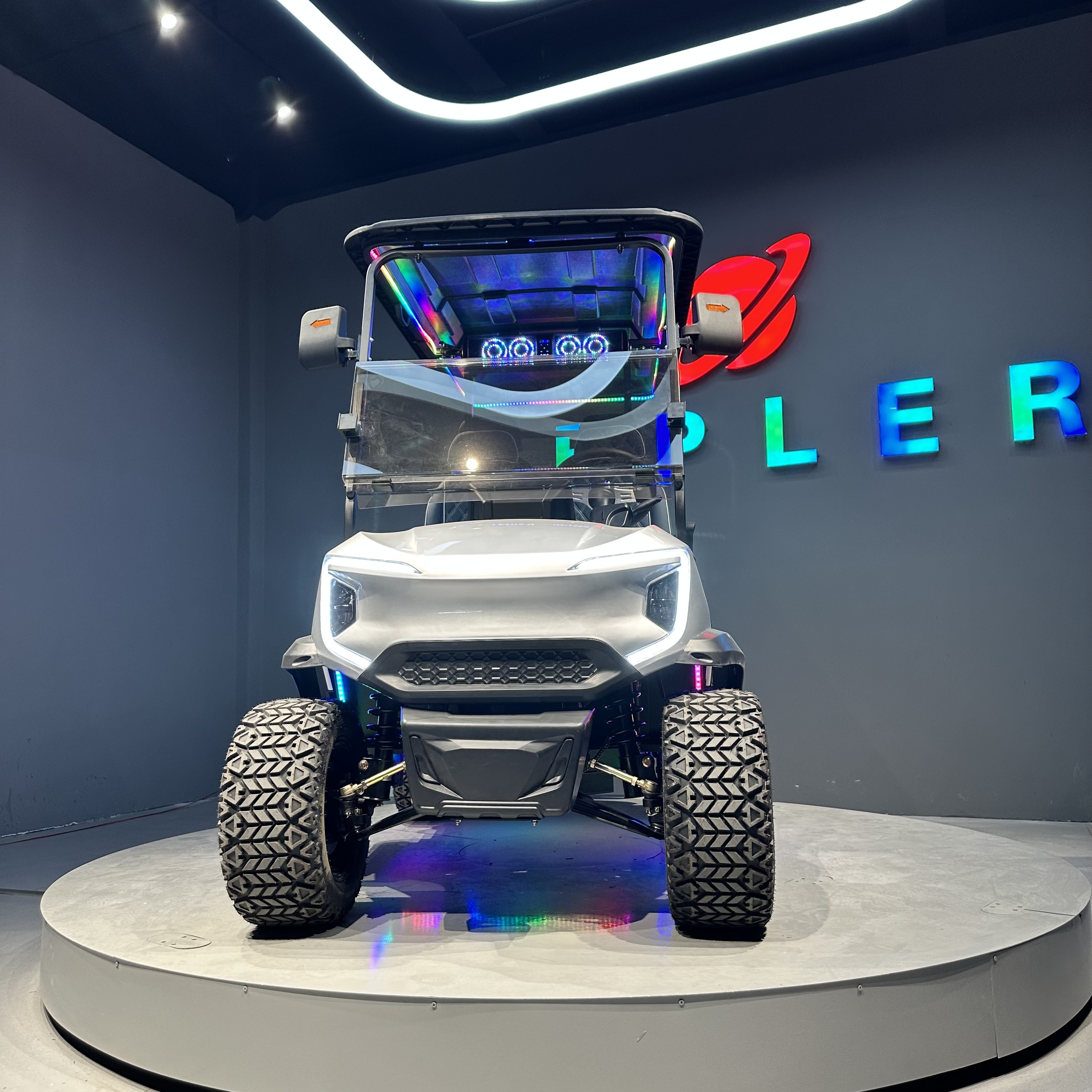 BFF Kepler 6-Seat Electric Golf Cart Off-Road Curtis Controller Light Interior R15 Tire Size Lithium Battery Left for Hunting