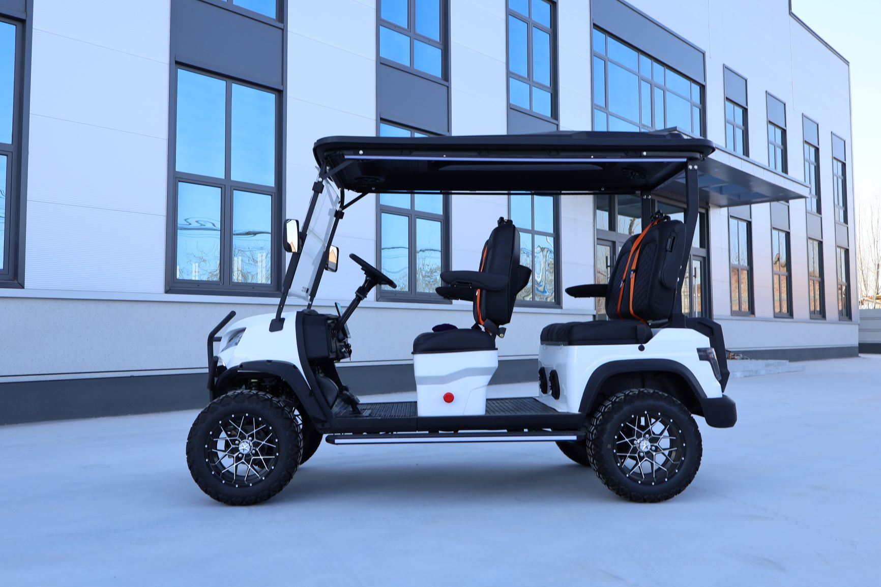 High Performance Customized Street Legal 4-Seater Electric Golf Cart Off Road Vehicle For All Terrain Outdoor Off Road Use