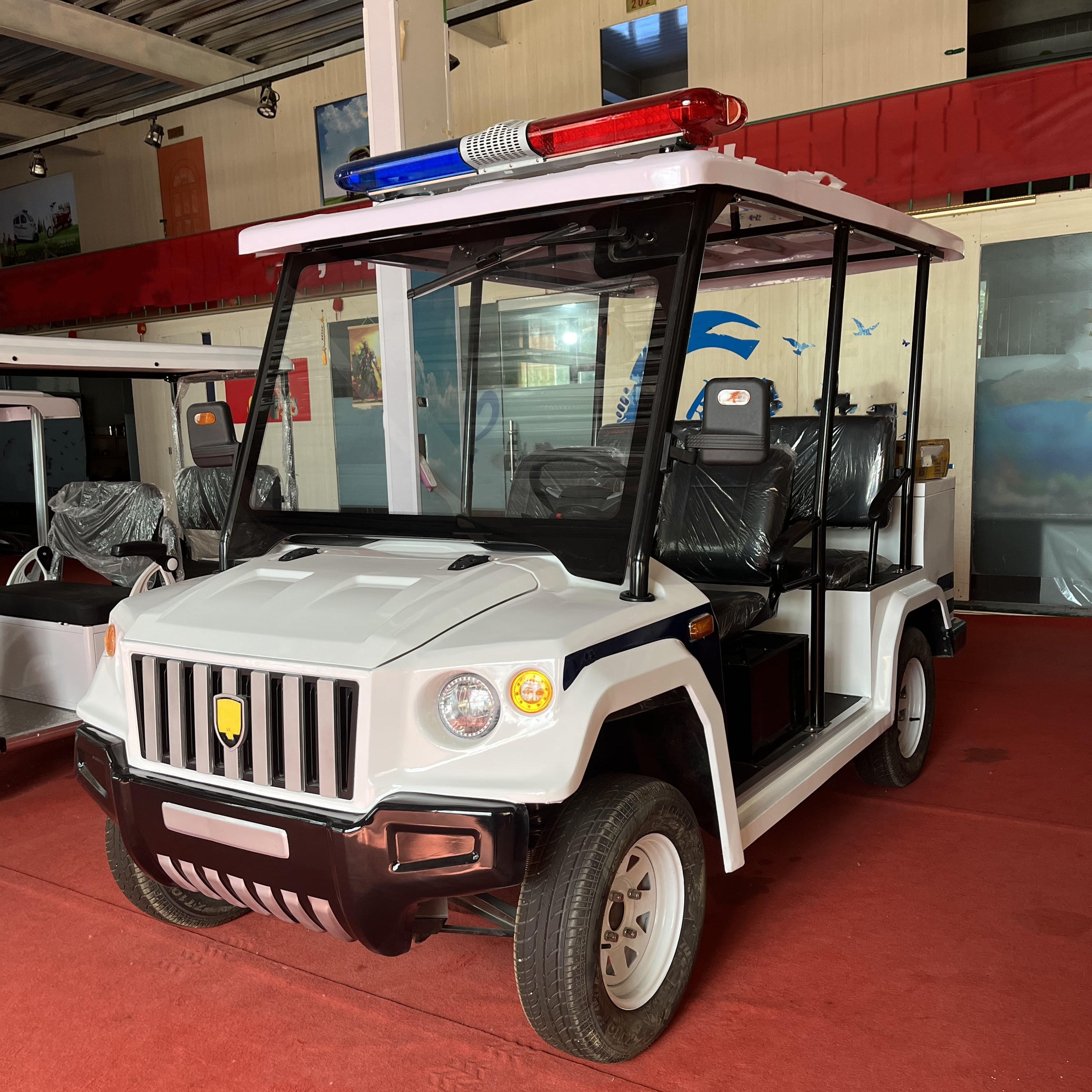 Premium Quality Golf Cart with LED Lights, Comfortable Seating, Suitable for Personal &amp; Commercial Use