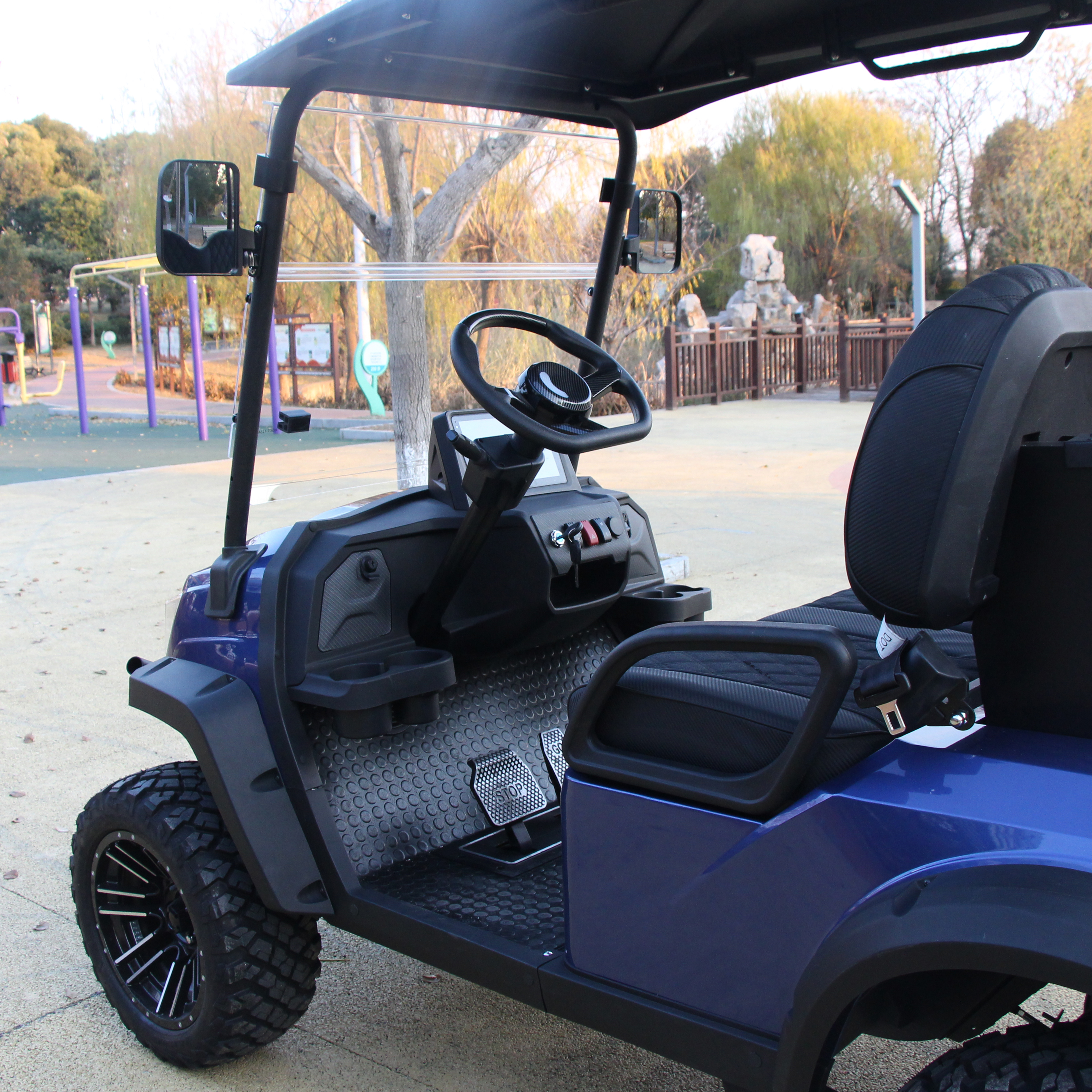 CE Certified Hot Sale Cheap 2 Seats Gas Powered Golf/Buggy Carts with 350KGS Load Capacity and 70-90km Range