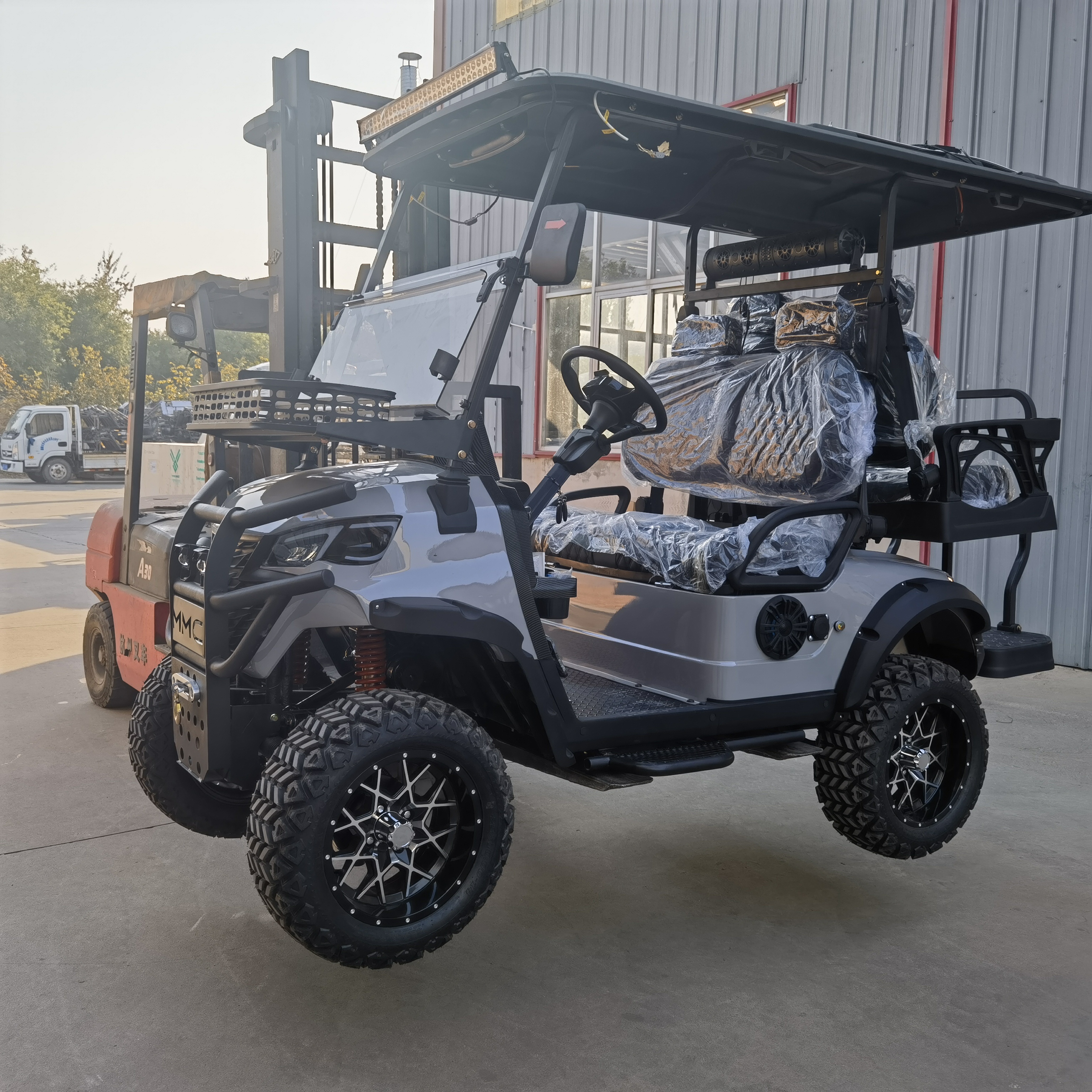 Four-wheel drive electric golf cart