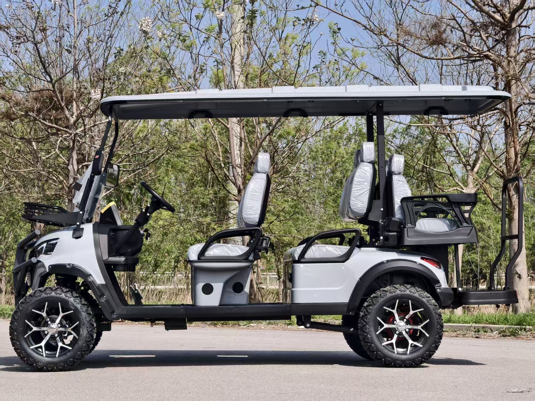 6 Seater Golf Cart Sightseeing Vehicle Factory Direct Sales Resort Reception Lithium Powered Utility Beach Rust