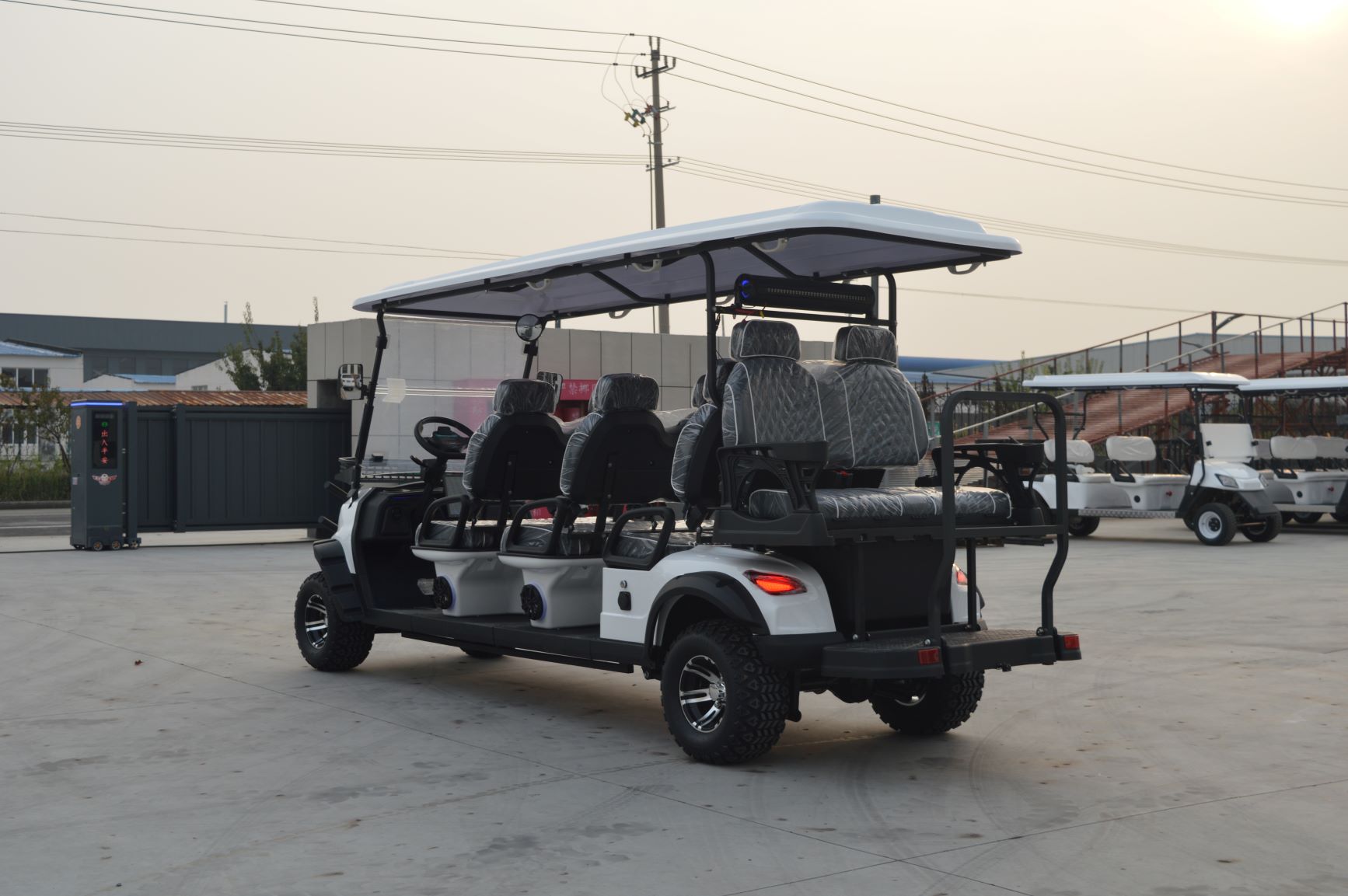 High Quality 72V Lithium Battery 8 Seater Electric Golf Utility Cart 3.5 Kw AC Motor Adjustable Seats 90km Range for Community