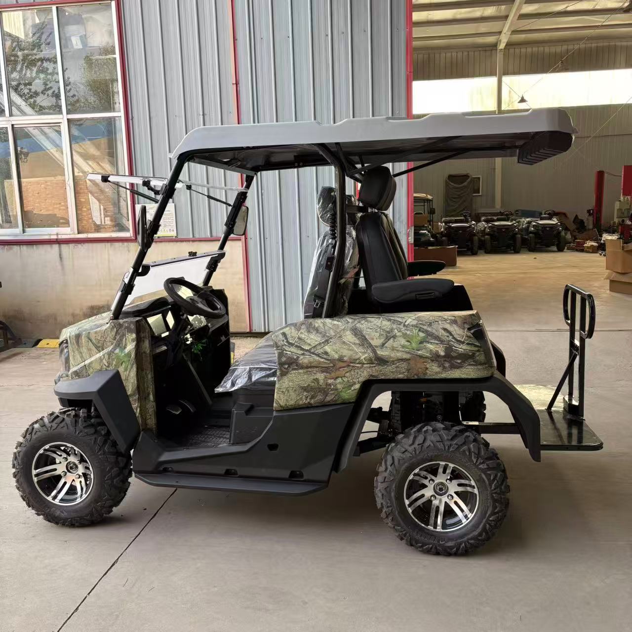 Luxury 6 Seater Electric Golf Cart 220V LED Lights For Aluminum Frame Classic Design Resort Hotel Use Dot EEC Buggy