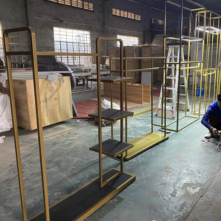 Fashionable Simple Garment Shops Stands Clothes Rack Gold Metal Retail Clothing Store Display Racks for Boutique
