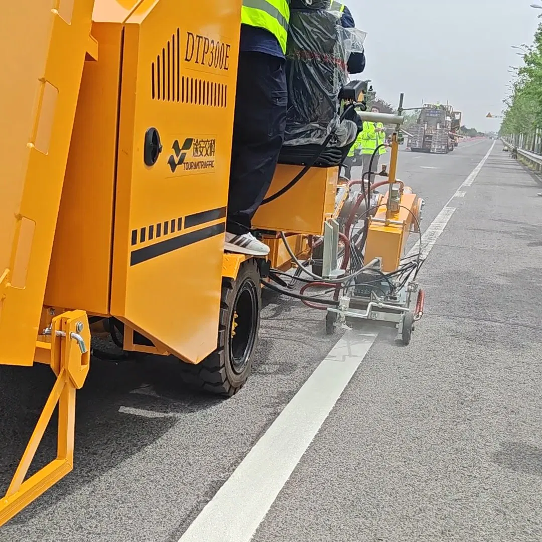 Newly Upgraded The Most Flexible Thermoplastic Extrusion Road Marking Machine with High Efficiency