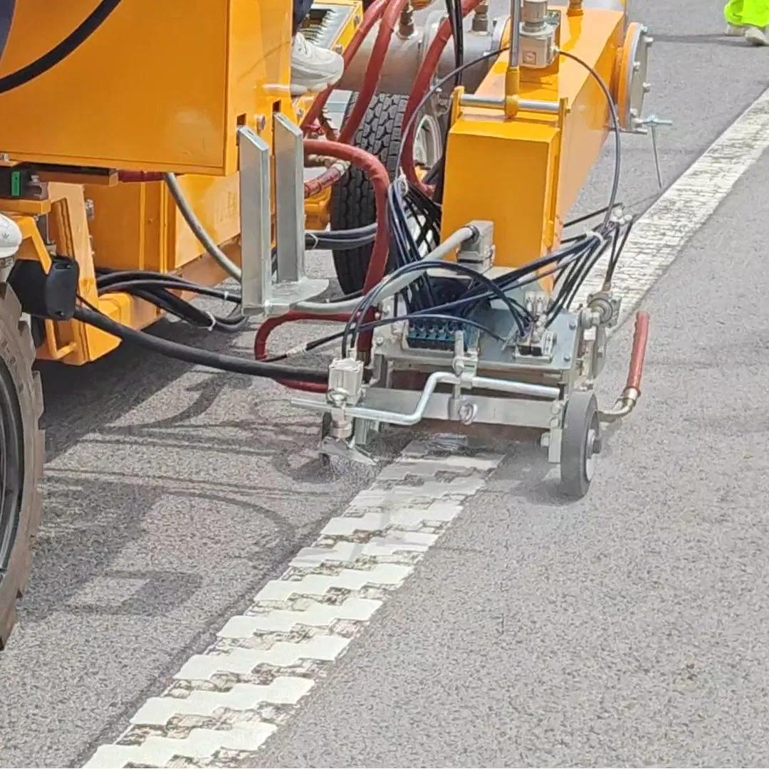 Newly Upgraded The Most Flexible Thermoplastic Extrusion Road Marking Machine with High Efficiency