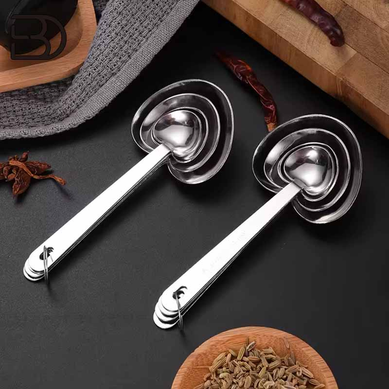 Baking Scoops Heart Shaped Stainless Steel Measuring Spoon 4 PCS Mini Spoon Measuring Spoons Tools for Kitchen Measuring Tools