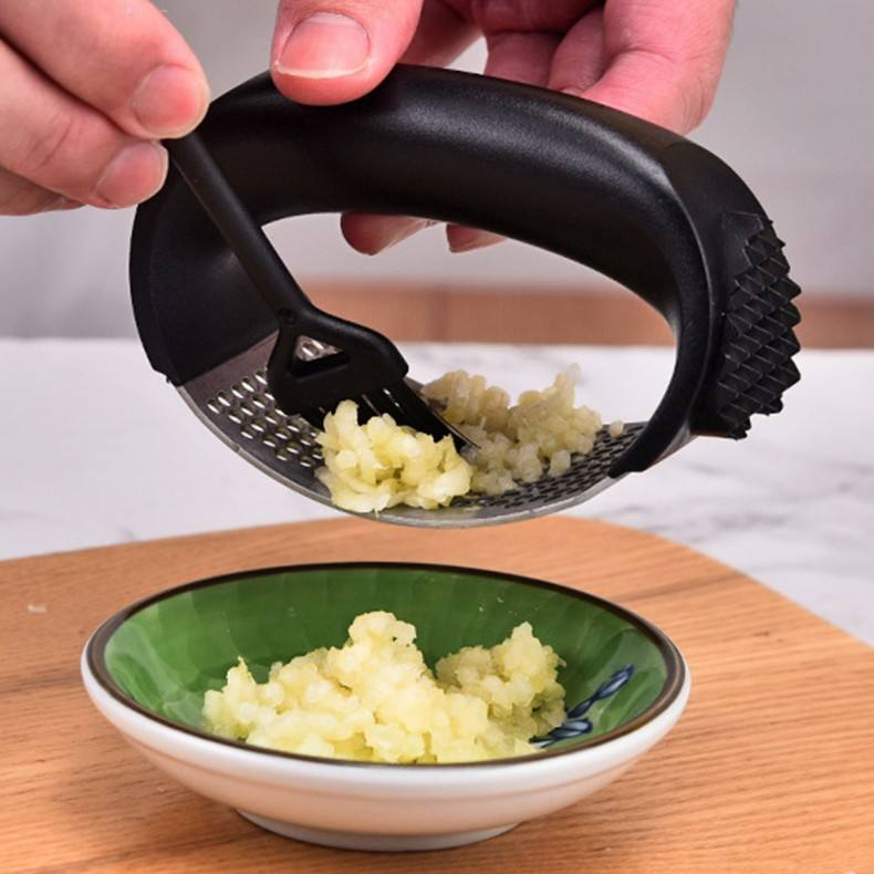 Kitchen Gadgets Multifunctional Grinder Biscuit Crusher Press Garlic Press High Quality Garlic Press