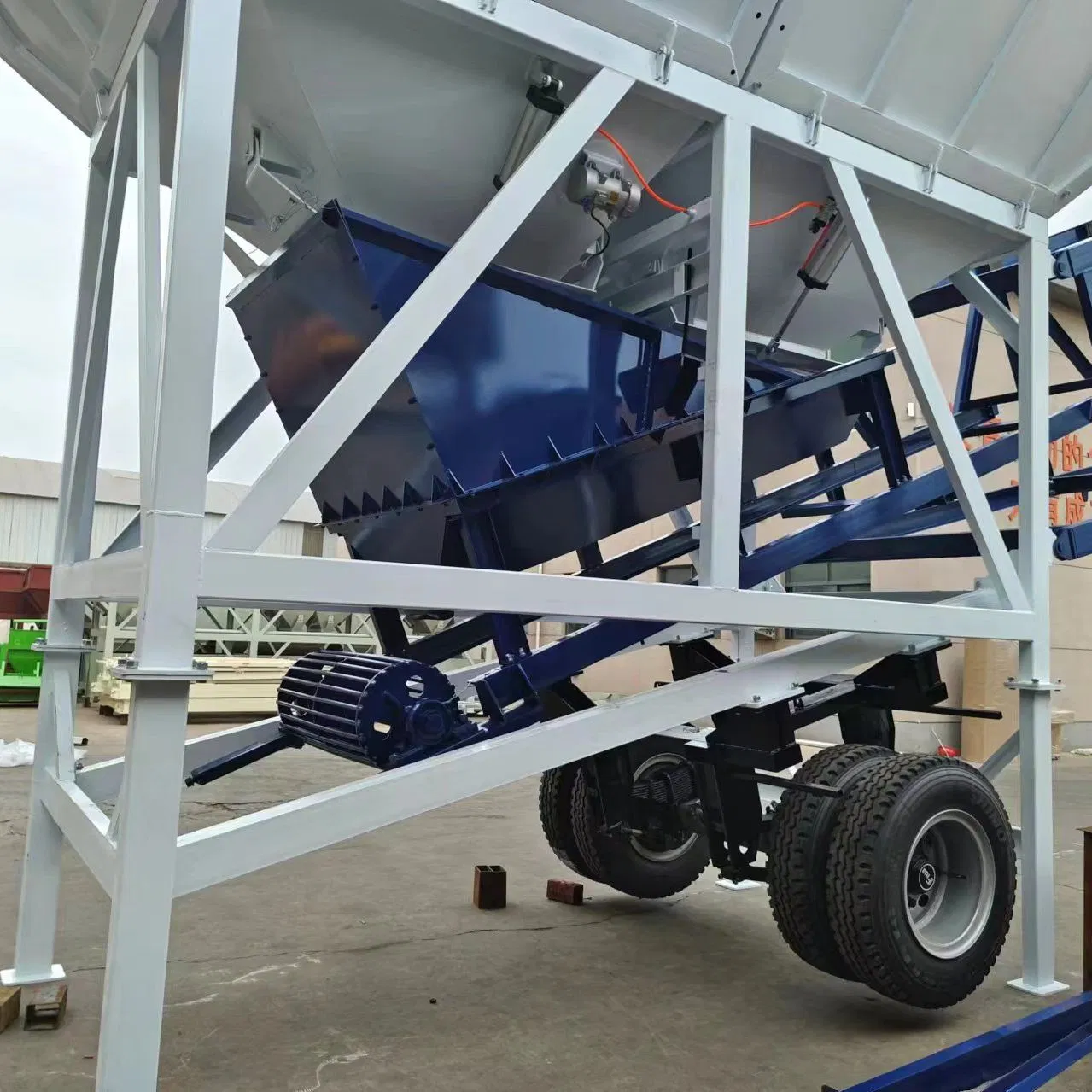 20/25/35/50/60/90/120m3/H Mobile Concrete Mixing Batching Plant for Sale Price