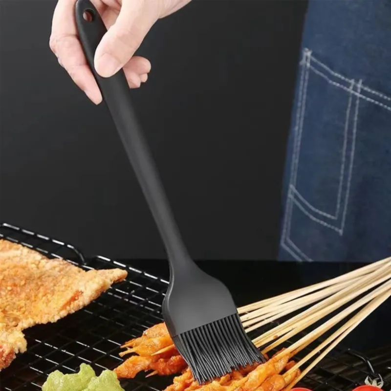 Grill Cleaning Brush Detail 6