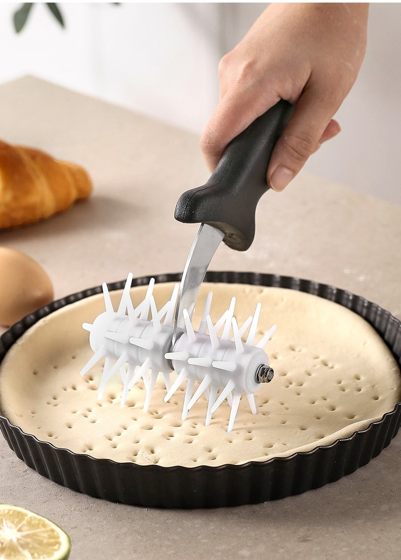 Plastic Roller Punching Bread Exhaust Roller Needle Baking Tool