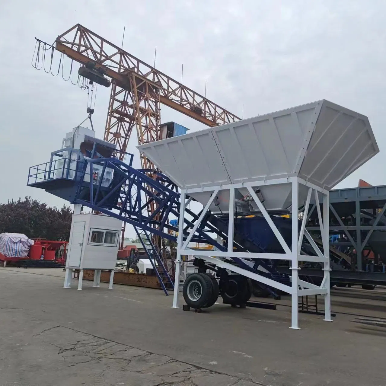 20/25/35/50/60/90/120m3/H Mobile Concrete Mixing Batching Plant for Sale Price